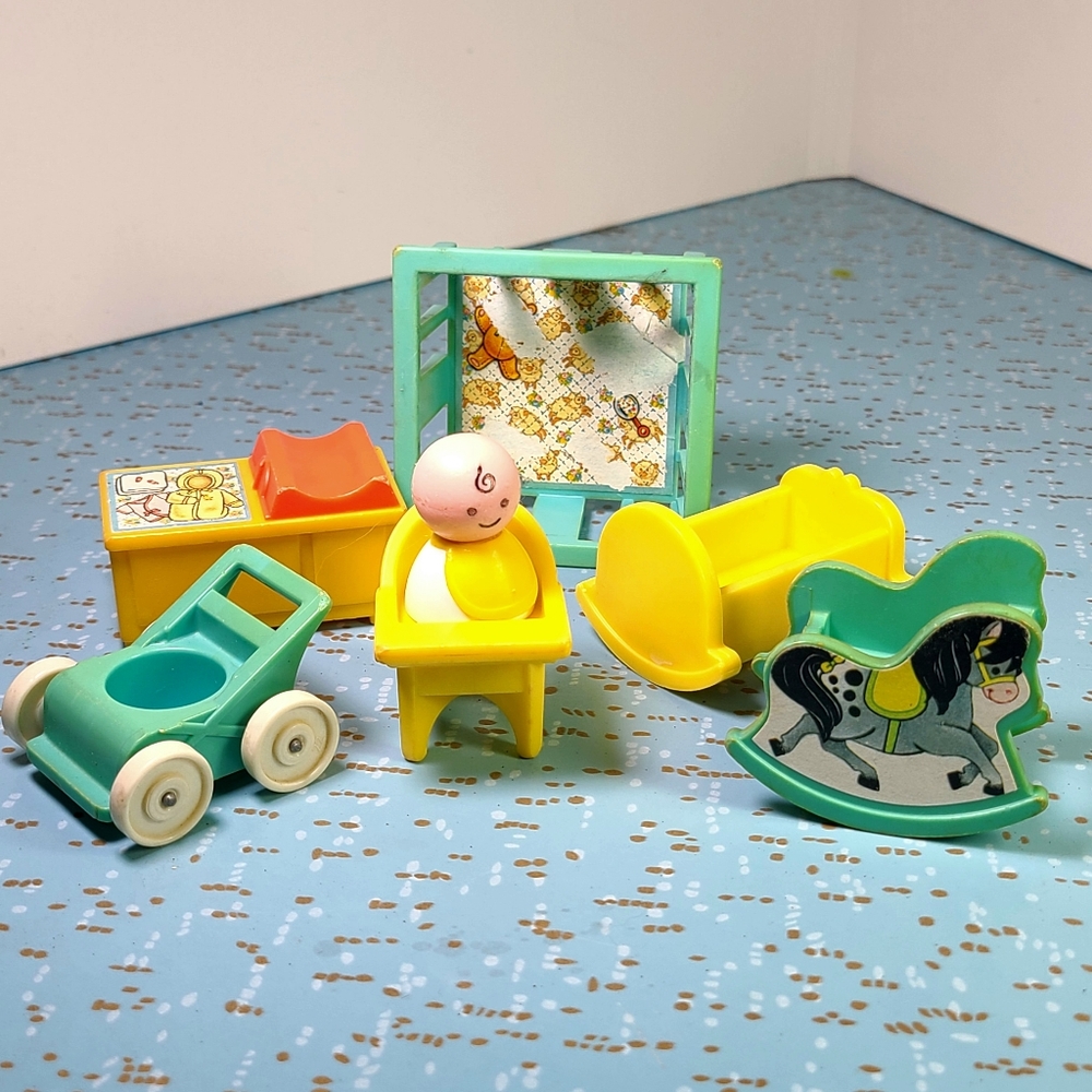 7pc Vintage 70s Fisher-Price Little People Nursery Playset Playpen Baby Bonnet